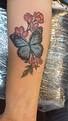 VICKY TATTOO STUDIO — Tattoo shop